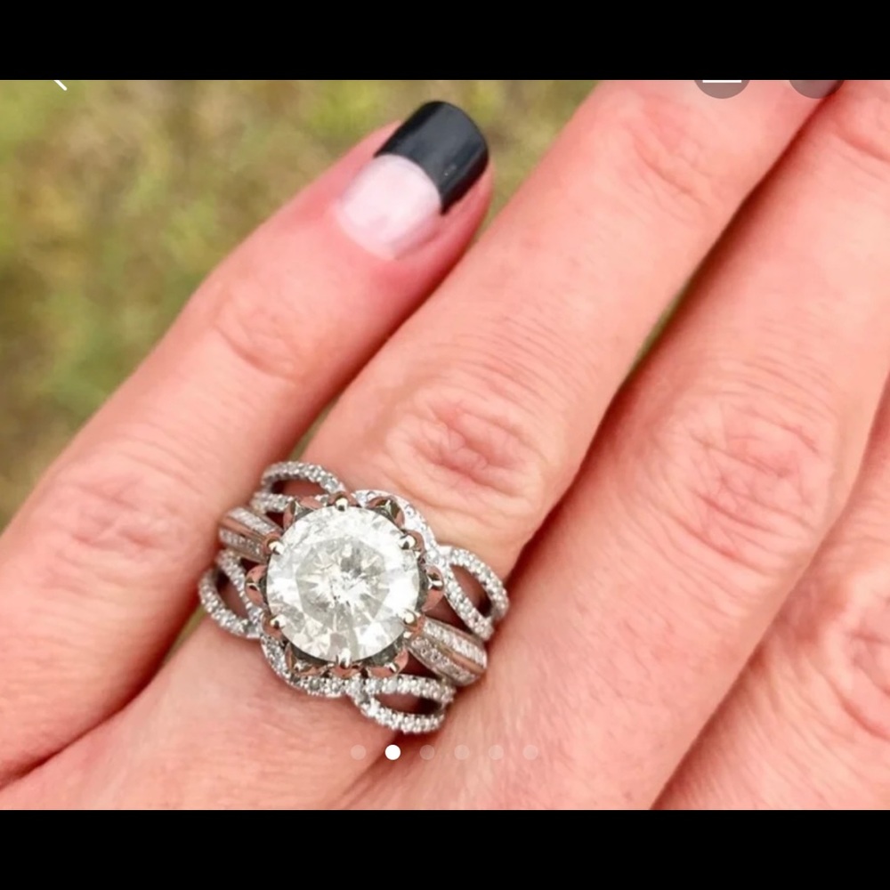 Stunning HUGE Authentic Diamond engagement ring